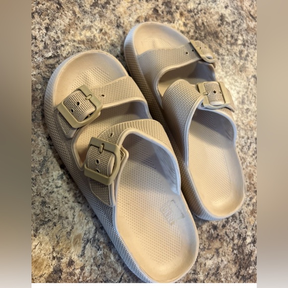 Cloud Slides with double faux buckle straps. - Picture 2 of 3